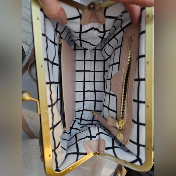 Jemma Jo Jo Blush Pink Kiss Lock Structured Top-Handle Satchel - Picture 4 of 16